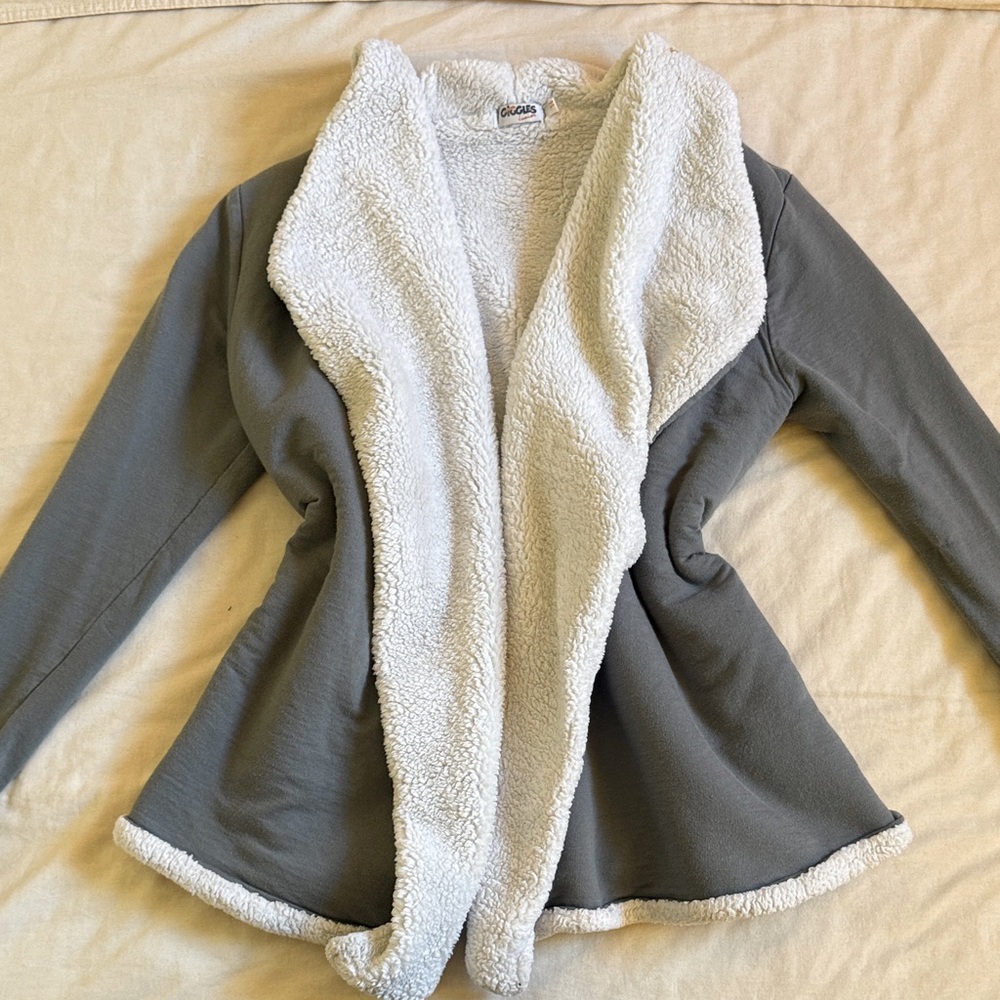 Gray and White Open Front long T/jacket. Perfect for fall!